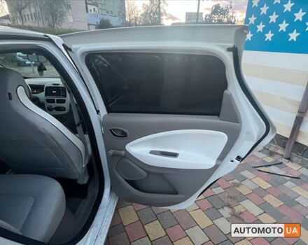 Білий Рено Зое, об'ємом двигуна 41 л та пробігом 27 тис. км за 11500 $, фото 16 на Automoto.ua