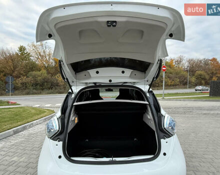 Белый Рено Зое, объемом двигателя 0 л и пробегом 11 тыс. км за 10499 $, фото 7 на Automoto.ua