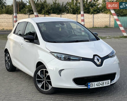 Белый Рено Зое, объемом двигателя 0 л и пробегом 84 тыс. км за 10300 $, фото 4 на Automoto.ua