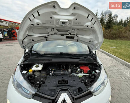 Белый Рено Зое, объемом двигателя 0 л и пробегом 11 тыс. км за 10499 $, фото 9 на Automoto.ua