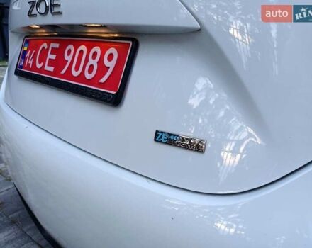 Белый Рено Зое, объемом двигателя 0 л и пробегом 19 тыс. км за 9950 $, фото 21 на Automoto.ua