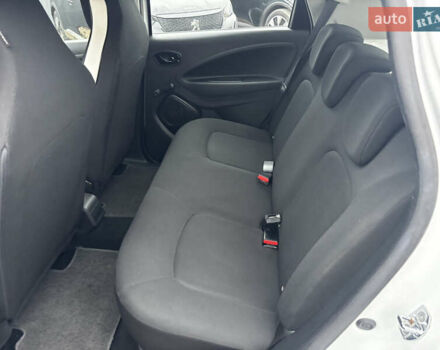 Белый Рено Зое, объемом двигателя 0 л и пробегом 68 тыс. км за 11499 $, фото 34 на Automoto.ua