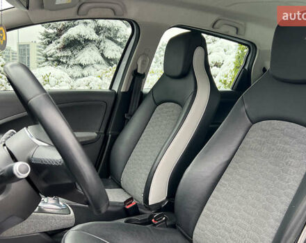 Белый Рено Зое, объемом двигателя 0 л и пробегом 120 тыс. км за 12999 $, фото 8 на Automoto.ua