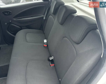 Белый Рено Зое, объемом двигателя 0 л и пробегом 68 тыс. км за 11499 $, фото 33 на Automoto.ua