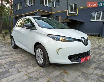 Белый Рено Зое, объемом двигателя 0 л и пробегом 19 тыс. км за 9950 $, фото 7 на Automoto.ua