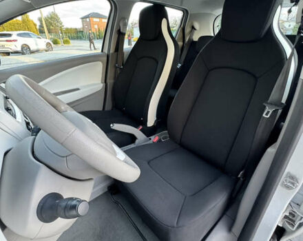 Белый Рено Зое, объемом двигателя 0 л и пробегом 67 тыс. км за 9500 $, фото 35 на Automoto.ua