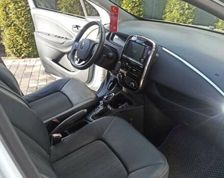Белый Рено Зое, объемом двигателя 0 л и пробегом 48 тыс. км за 11850 $, фото 17 на Automoto.ua