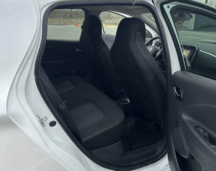 Білий Рено Зое, об'ємом двигуна 0 л та пробігом 103 тис. км за 9700 $, фото 12 на Automoto.ua
