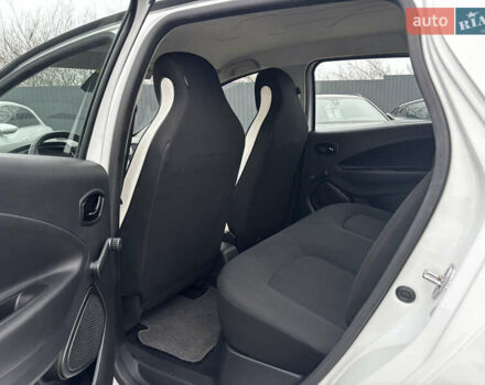 Белый Рено Зое, объемом двигателя 0 л и пробегом 68 тыс. км за 11499 $, фото 32 на Automoto.ua