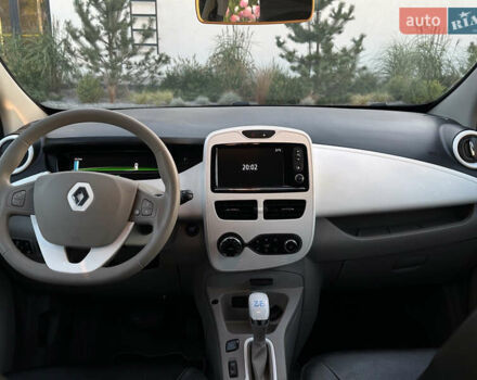 Білий Рено Зое, об'ємом двигуна 0 л та пробігом 17 тис. км за 10250 $, фото 89 на Automoto.ua