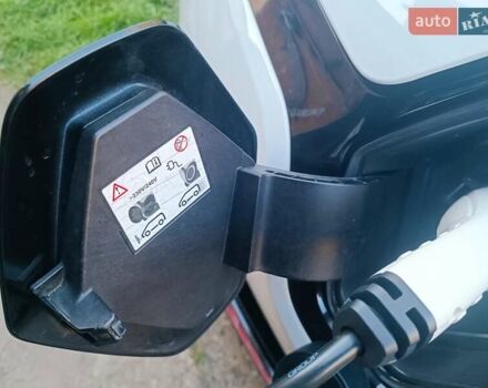 Белый Рено Зое, объемом двигателя 0 л и пробегом 65 тыс. км за 10250 $, фото 30 на Automoto.ua