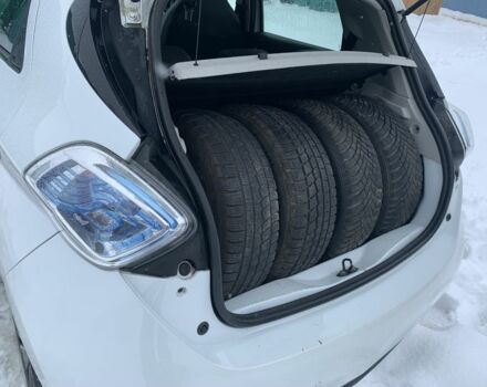 Белый Рено Зое, объемом двигателя 0 л и пробегом 159 тыс. км за 8999 $, фото 20 на Automoto.ua