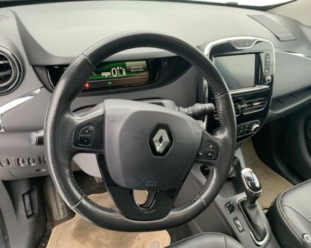 Белый Рено Зое, объемом двигателя 0 л и пробегом 159 тыс. км за 8999 $, фото 19 на Automoto.ua