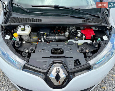 Белый Рено Зое, объемом двигателя 0 л и пробегом 38 тыс. км за 10200 $, фото 37 на Automoto.ua