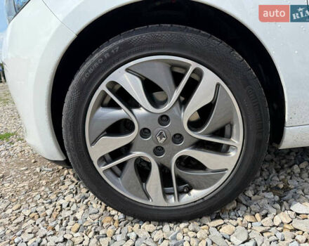 Белый Рено Зое, объемом двигателя 0 л и пробегом 69 тыс. км за 9450 $, фото 32 на Automoto.ua