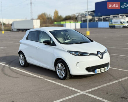Белый Рено Зое, объемом двигателя 0 л и пробегом 112 тыс. км за 8900 $, фото 2 на Automoto.ua