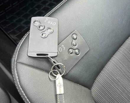 Белый Рено Зое, объемом двигателя 0 л и пробегом 70 тыс. км за 11000 $, фото 2 на Automoto.ua