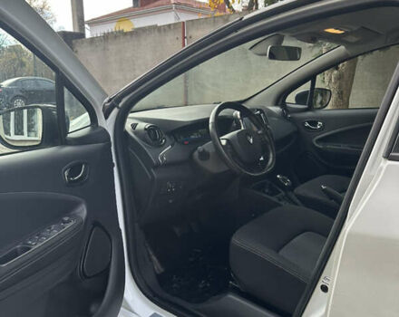 Білий Рено Зое, об'ємом двигуна 0 л та пробігом 102 тис. км за 9500 $, фото 8 на Automoto.ua