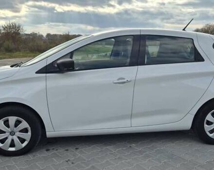 Белый Рено Зое, объемом двигателя 0 л и пробегом 25 тыс. км за 11600 $, фото 5 на Automoto.ua