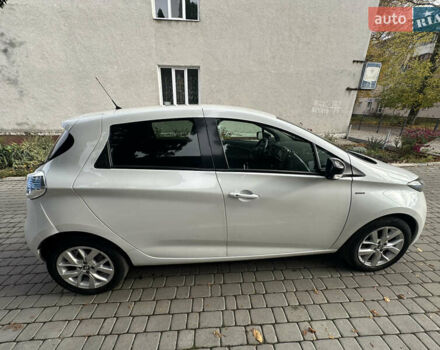 Білий Рено Зое, об'ємом двигуна 0 л та пробігом 102 тис. км за 9500 $, фото 4 на Automoto.ua