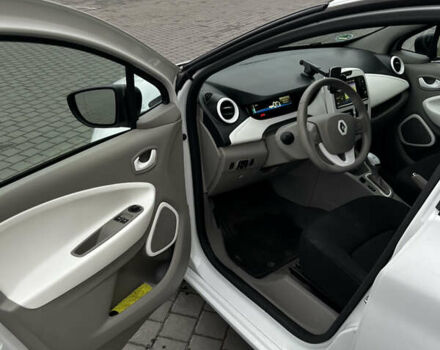 Білий Рено Зое, об'ємом двигуна 0 л та пробігом 109 тис. км за 8900 $, фото 25 на Automoto.ua