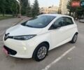 Белый Рено Зое, объемом двигателя 0 л и пробегом 42 тыс. км за 9900 $, фото 2 на Automoto.ua