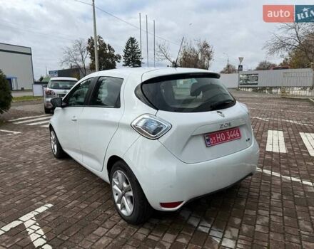 Белый Рено Зое, объемом двигателя 0 л и пробегом 62 тыс. км за 10350 $, фото 2 на Automoto.ua