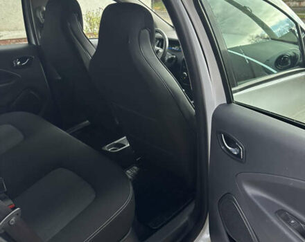 Білий Рено Зое, об'ємом двигуна 0 л та пробігом 102 тис. км за 9500 $, фото 11 на Automoto.ua