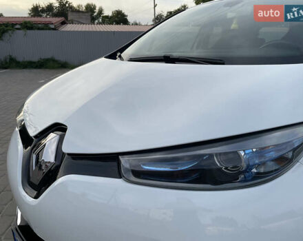Белый Рено Зое, объемом двигателя 0 л и пробегом 84 тыс. км за 10300 $, фото 28 на Automoto.ua