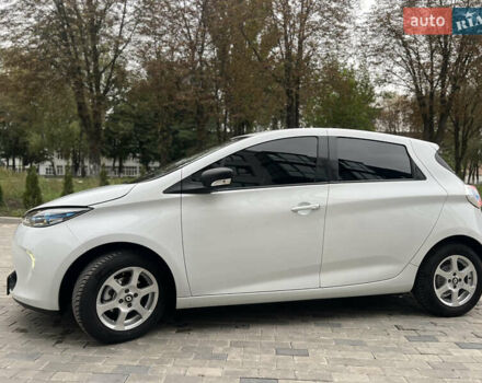 Белый Рено Зое, объемом двигателя 0 л и пробегом 48 тыс. км за 9950 $, фото 14 на Automoto.ua