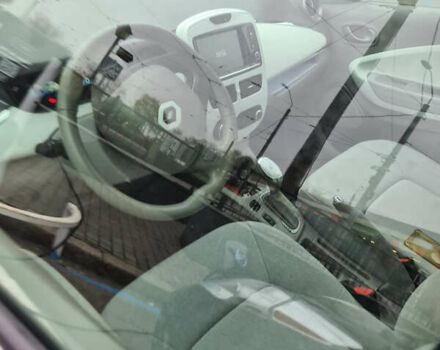 Белый Рено Зое, объемом двигателя 0 л и пробегом 113 тыс. км за 10000 $, фото 10 на Automoto.ua