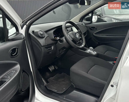 Белый Рено Зое, объемом двигателя 0 л и пробегом 68 тыс. км за 11499 $, фото 28 на Automoto.ua