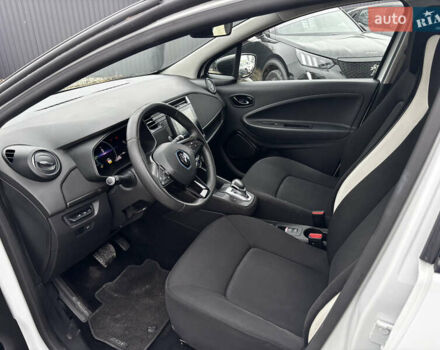 Белый Рено Зое, объемом двигателя 0 л и пробегом 68 тыс. км за 11499 $, фото 36 на Automoto.ua