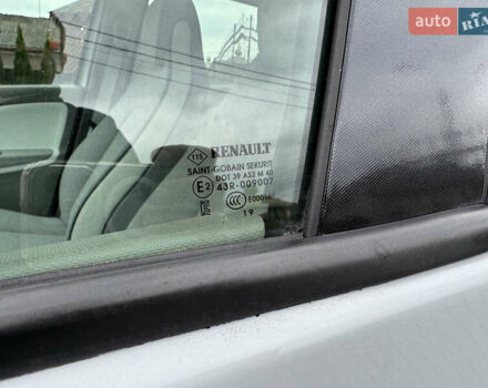 Білий Рено Зое, об'ємом двигуна 0 л та пробігом 22 тис. км за 9995 $, фото 23 на Automoto.ua
