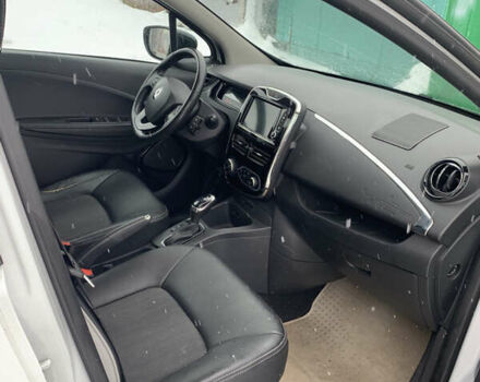 Білий Рено Зое, об'ємом двигуна 0 л та пробігом 159 тис. км за 8999 $, фото 16 на Automoto.ua