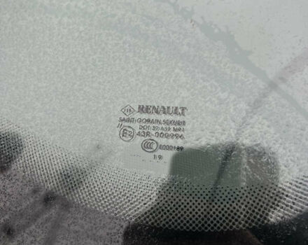 Белый Рено Зое, объемом двигателя 0 л и пробегом 140 тыс. км за 8550 $, фото 23 на Automoto.ua