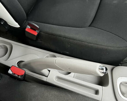 Білий Рено Зое, об'ємом двигуна 0 л та пробігом 109 тис. км за 8900 $, фото 38 на Automoto.ua