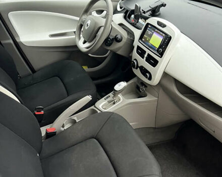 Білий Рено Зое, об'ємом двигуна 0 л та пробігом 109 тис. км за 8900 $, фото 35 на Automoto.ua