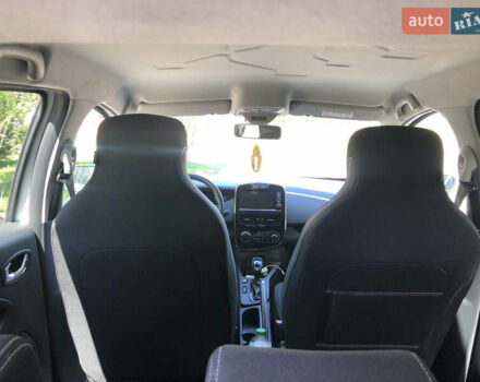 Білий Рено Зое, об'ємом двигуна 0 л та пробігом 50 тис. км за 9750 $, фото 12 на Automoto.ua