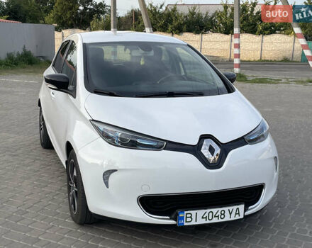 Белый Рено Зое, объемом двигателя 0 л и пробегом 84 тыс. км за 10300 $, фото 24 на Automoto.ua