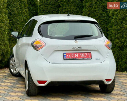 Белый Рено Зое, объемом двигателя 0 л и пробегом 38 тыс. км за 10200 $, фото 8 на Automoto.ua