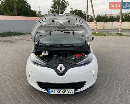 Белый Рено Зое, объемом двигателя 0 л и пробегом 84 тыс. км за 10300 $, фото 72 на Automoto.ua