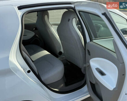 Белый Рено Зое, объемом двигателя 0 л и пробегом 112 тыс. км за 8900 $, фото 18 на Automoto.ua
