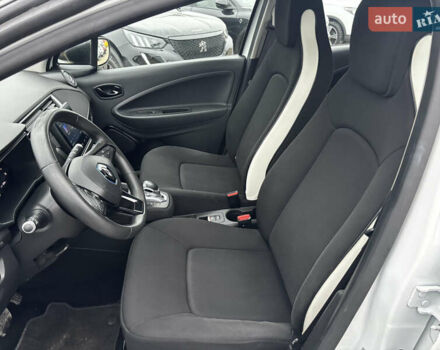 Белый Рено Зое, объемом двигателя 0 л и пробегом 68 тыс. км за 11499 $, фото 18 на Automoto.ua