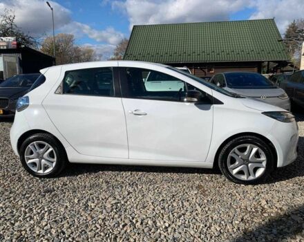 Белый Рено Зое, объемом двигателя 0 л и пробегом 62 тыс. км за 9399 $, фото 2 на Automoto.ua
