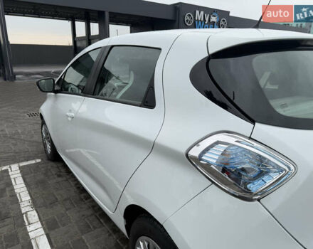 Белый Рено Зое, объемом двигателя 0 л и пробегом 40 тыс. км за 9999 $, фото 14 на Automoto.ua