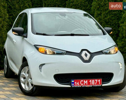 Белый Рено Зое, объемом двигателя 0 л и пробегом 38 тыс. км за 10200 $, фото 1 на Automoto.ua