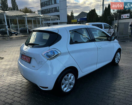 Белый Рено Зое, объемом двигателя 0 л и пробегом 84 тыс. км за 9700 $, фото 3 на Automoto.ua