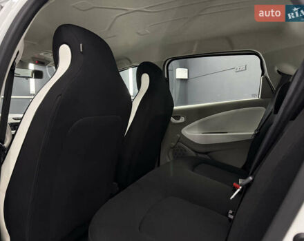 Белый Рено Зое, объемом двигателя 0 л и пробегом 21 тыс. км за 9950 $, фото 21 на Automoto.ua