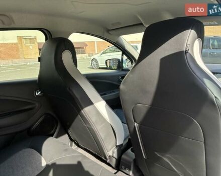 Белый Рено Зое, объемом двигателя 0 л и пробегом 94 тыс. км за 13300 $, фото 57 на Automoto.ua